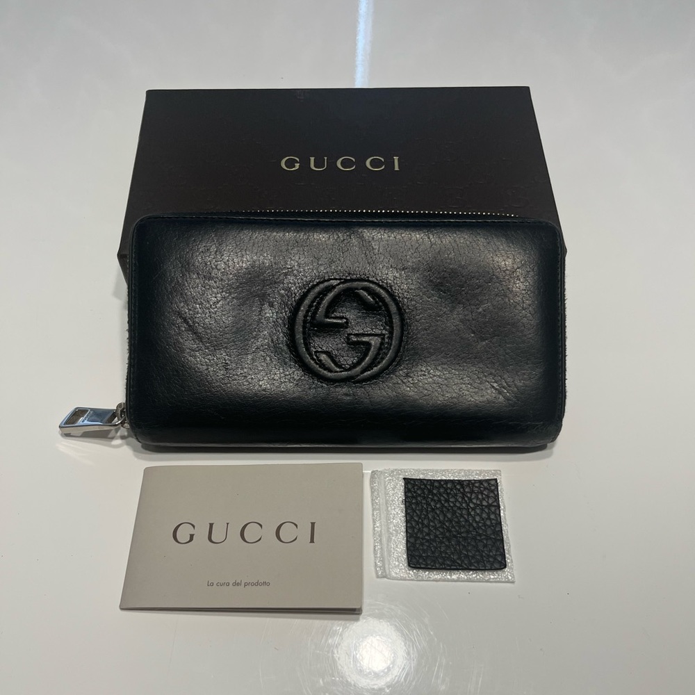 Gucci Black wallet (100% Authentic)